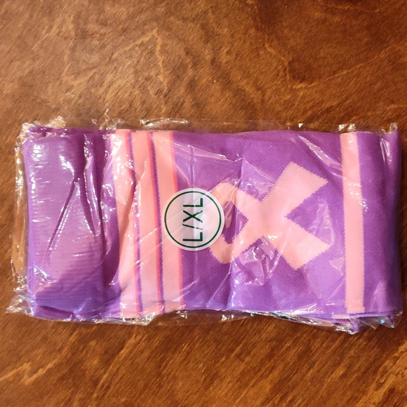 Knee High compression Breast Cancer Awareness ribbon - Picture 2 of 4